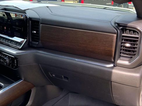 Used 2024 Chevrolet Silverado 1500 High Country w/ Technology Package image 18