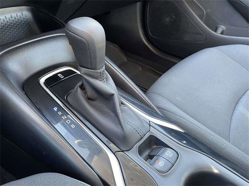Used 2022 Toyota Corolla LE image 30
