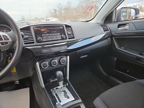 Used 2016 Mitsubishi Lancer ES image 21