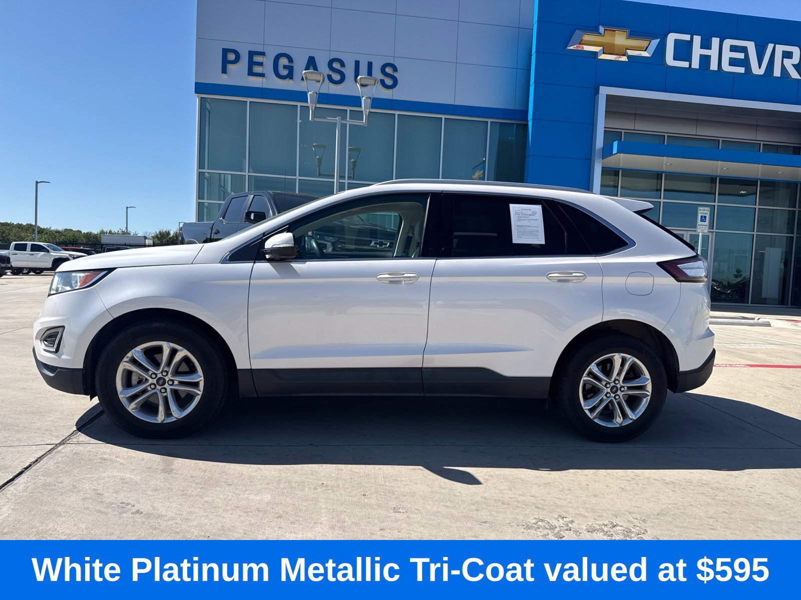 Used 2017 Ford Edge Titanium w/ Technology Package FWD image 2