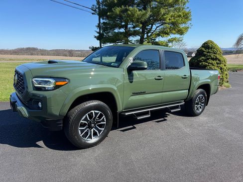 Used 2021 Toyota Tacoma TRD Sport w/ Advanced Technology Package image 1