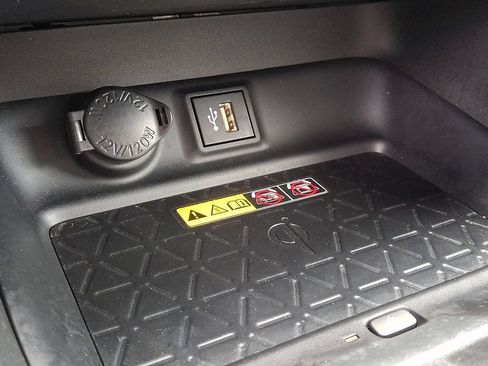Used 2023 Toyota RAV4 XLE Premium AWD/4WD image 25