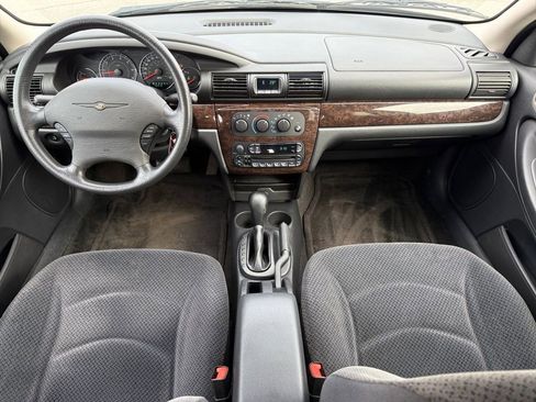 Used 2004 Chrysler Sebring LXi image 12