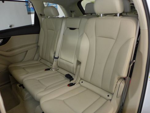 Used 2019 Audi Q7 3.0T Prestige image 54