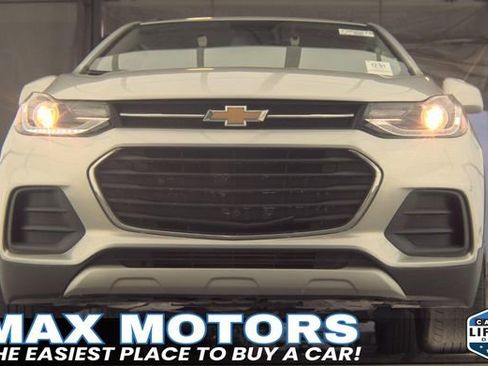 Used 2022 Chevrolet Trax LT w/ Driver Confidence Package AWD/4WD image 3