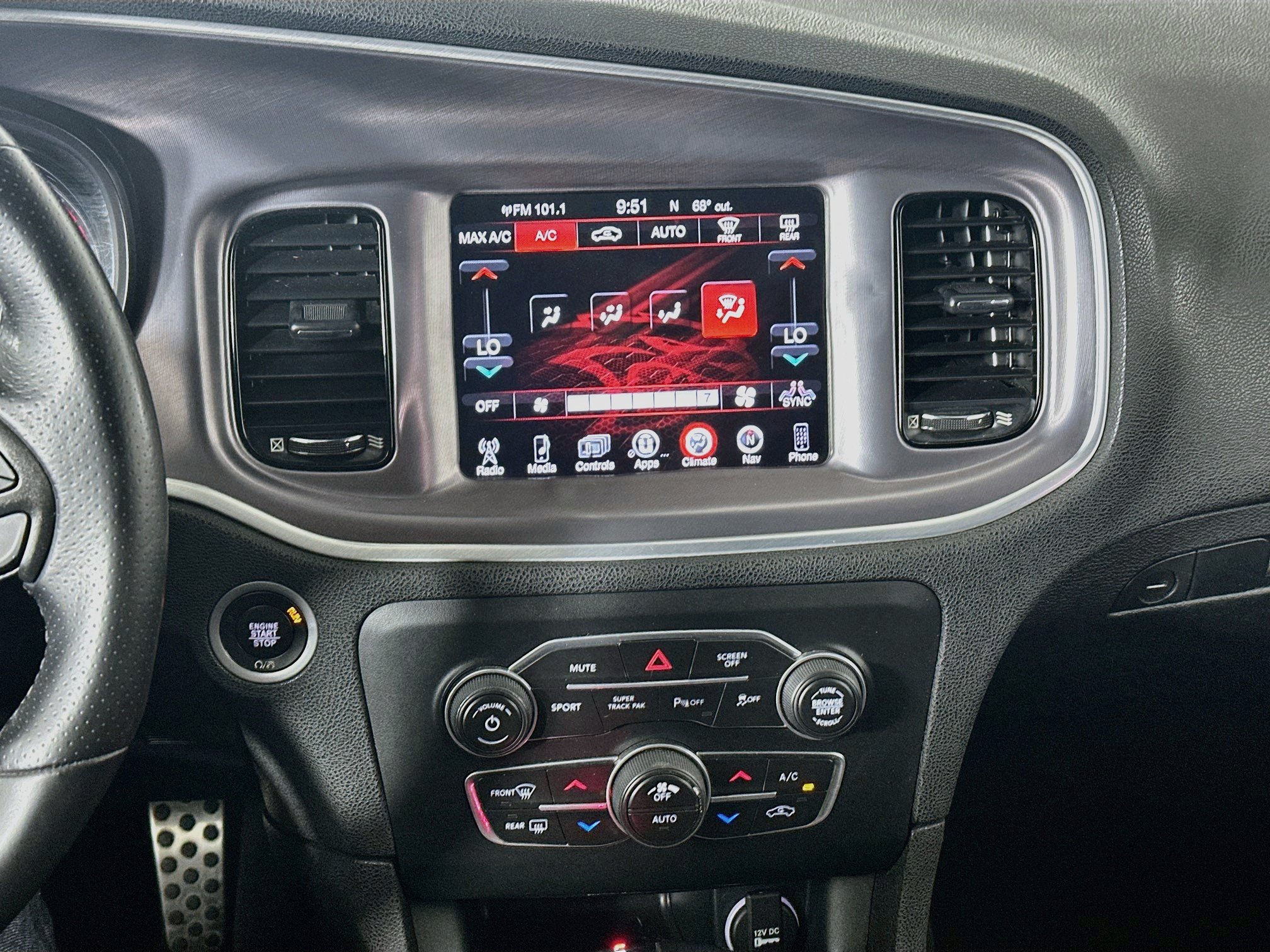 Used 2019 Dodge Charger R/T w/ Blacktop Package RWD image 23