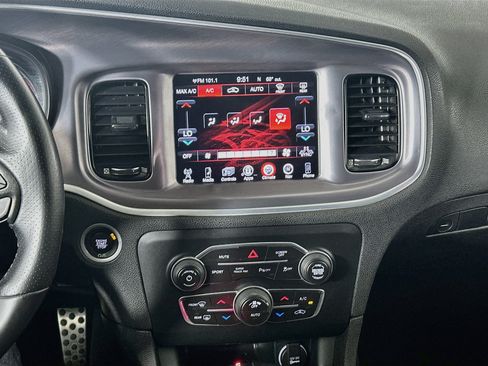 Used 2019 Dodge Charger R/T w/ Blacktop Package RWD image 23