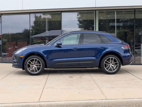 Certified 2026 Porsche Macan AWD/4WD image 2