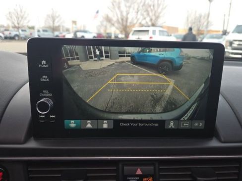 Used 2025 Honda Pilot Touring image 30