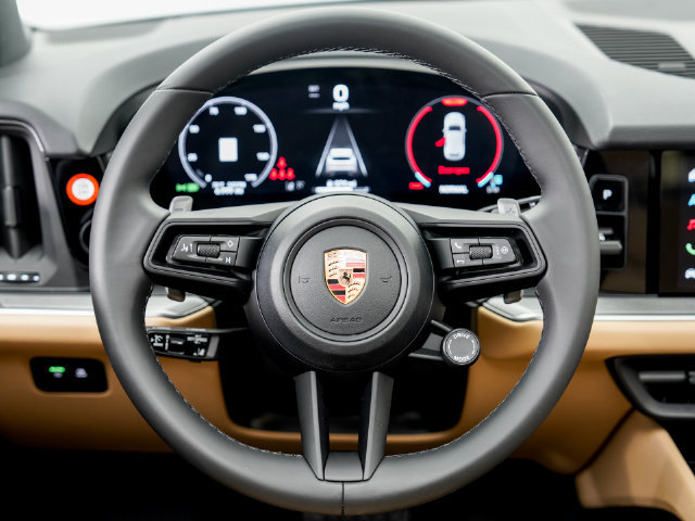 Certified 2026 Porsche Cayenne AWD/4WD image 12