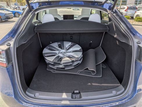 Used 2023 Tesla Model Y Long Range AWD/4WD image 31