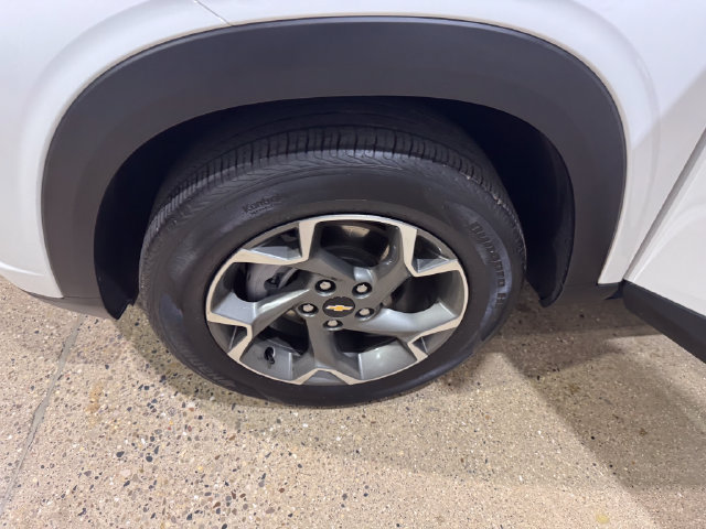 Used 2025 Chevrolet Trax LT w/ LT Convenience Package FWD image 31