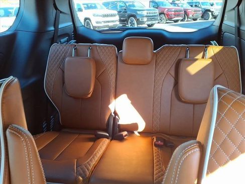 New 2026 Chrysler Pacifica Pinnacle image 13