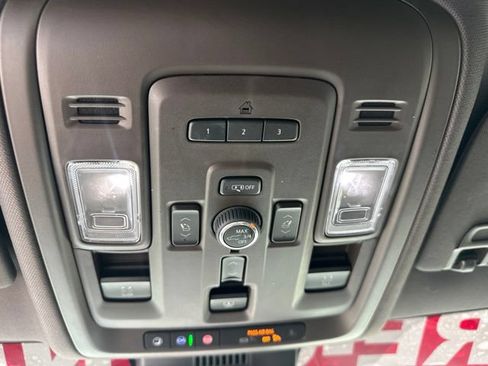 Used 2023 GMC Yukon XL Denali RWD image 18