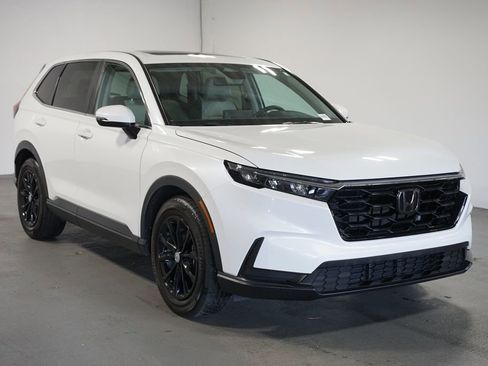 Used 2024 Honda CR-V EX image 3