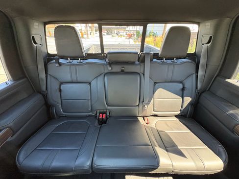 Used 2022 Chevrolet Silverado 3500 High Country AWD/4WD image 32