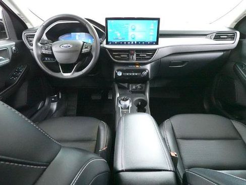 Certified 2025 Ford Escape Platinum AWD/4WD image 13