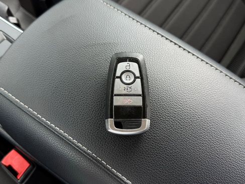 Used 2020 Ford Fusion SE FWD image 36