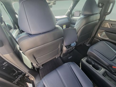 Certified 2026 INFINITI QX80 4WD w/ Sport Exterior Package image 19