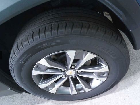 Used 2025 Chevrolet Equinox LT w/ Convenience Package II AWD/4WD image 17