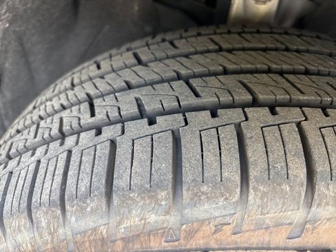 Used 2017 Jeep Grand Cherokee Limited image 2