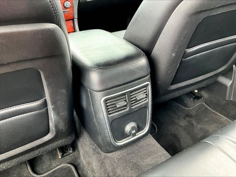 Used 2013 Chrysler 300 w/ Driver Convenience Group RWD image 10