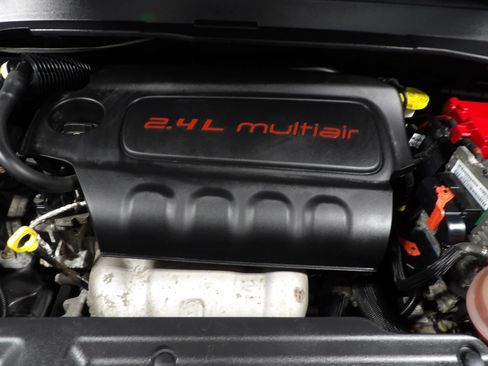 Used 2021 Jeep Compass Latitude FWD image 21