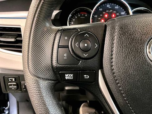 Used 2015 Toyota Corolla LE image 22