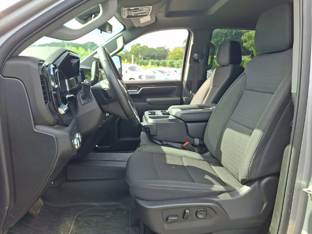 Used 2025 GMC Sierra 2500 SLE w/ SLE Value Package; AWD/4WD image 2