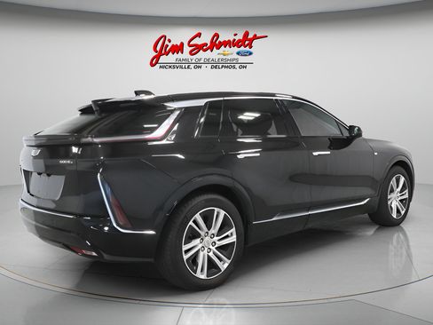 Used 2024 Cadillac Lyriq Tech w/ LPO, Floor Liner Package AWD/4WD image 6