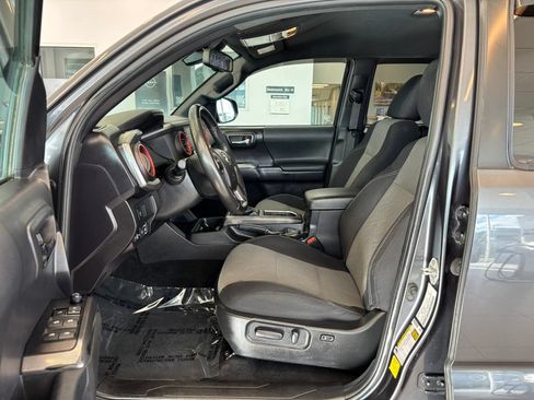 Used 2023 Toyota Tacoma TRD Sport w/ Black Out Package (TMS) AWD/4WD image 15