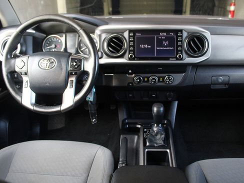 Used 2020 Toyota Tacoma SR5 RWD image 15