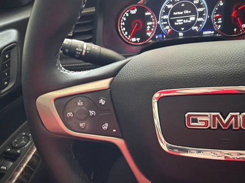 Used 2023 GMC Acadia Denali w/ Black Diamond Edition FWD image 12