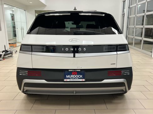 New 2026 Hyundai Ioniq 5 SE image 9
