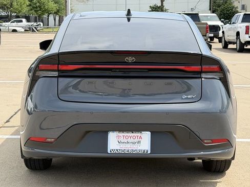 Used 2026 Toyota Prius LE image 5