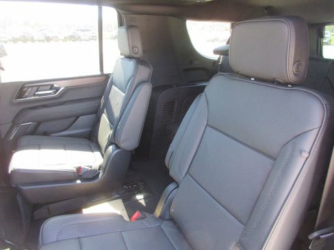 New 2026 GMC Yukon XL Denali w/ Denali Reserve Package AWD/4WD image 13