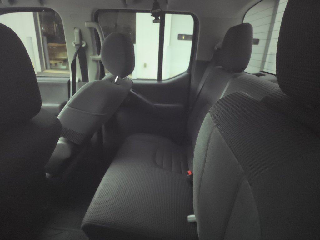 Used 2007 Nissan Frontier NISMO w/ Sunroof Pkg AWD/4WD image 5