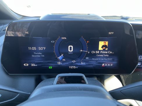 Used 2025 Chevrolet Equinox EV RS w/ Active Safety Package 3 image 19