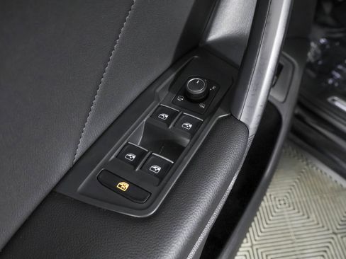 Used 2021 Volkswagen Tiguan SEL Premium R-Line w/ 3rd Row Seat Package AWD/4WD image 36