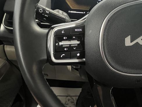 Used 2026 Kia Carnival FWD image 10