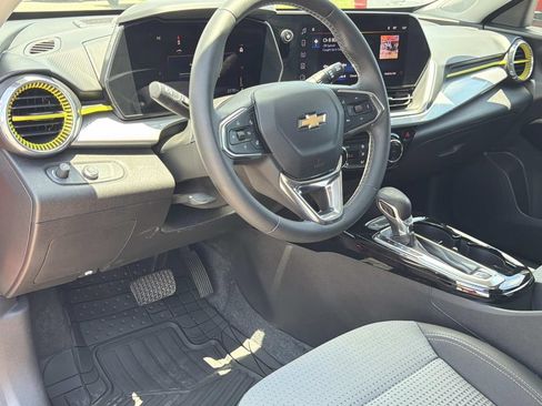 Used 2024 Chevrolet Trax LT w/ Driver Confidence Package FWD image 12