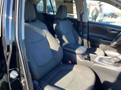 Used 2024 Toyota RAV4 XLE image 29