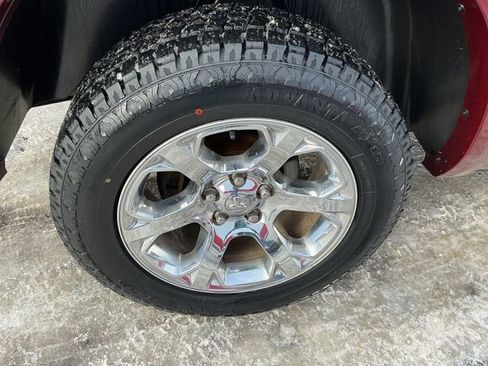 Used 2018 RAM 1500 Laramie w/ Convenience Group AWD/4WD image 17