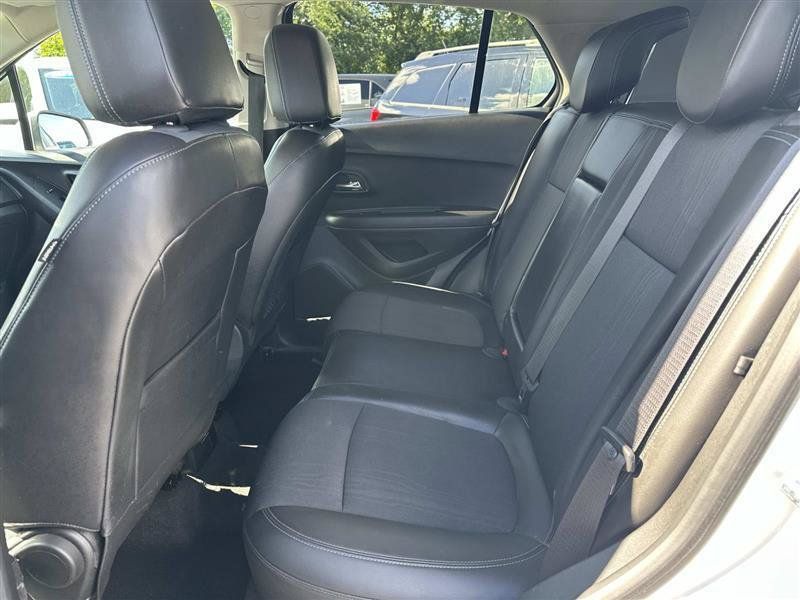 Used 2016 Chevrolet Trax LT w/ LT Convenience Package AWD/4WD image 12