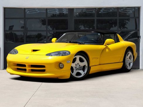 Used 2001 Dodge Viper RT/10 RWD image 1