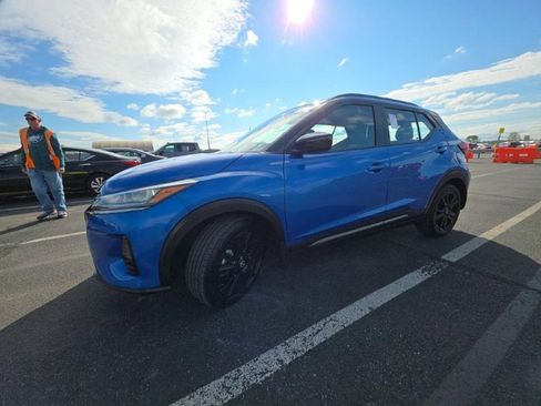Used 2023 Nissan Kicks SR w/ SR Premium Package FWD image 2