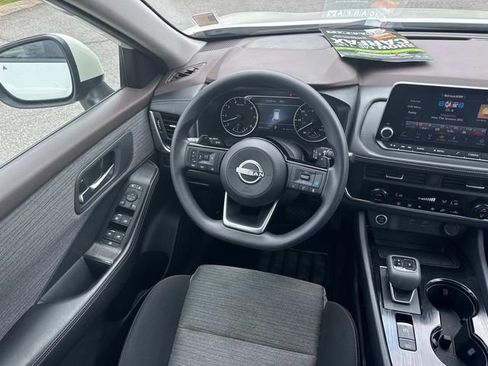 Certified 2023 Nissan Rogue SV AWD/4WD image 18