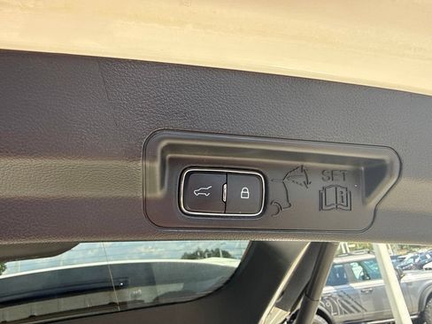 Used 2024 Ford Explorer XLT w/ Equipment Group 202A RWD image 30