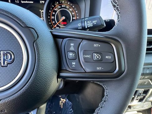 New 2025 Jeep Gladiator Sport AWD/4WD image 18