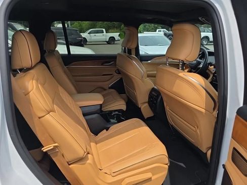 Used 2022 Jeep Grand Cherokee L Summit AWD/4WD image 12